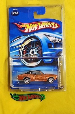 Hot Wheels 2006 Mystery Car  '70 Chevelle 2/5 STH W Protector & Gift  TT