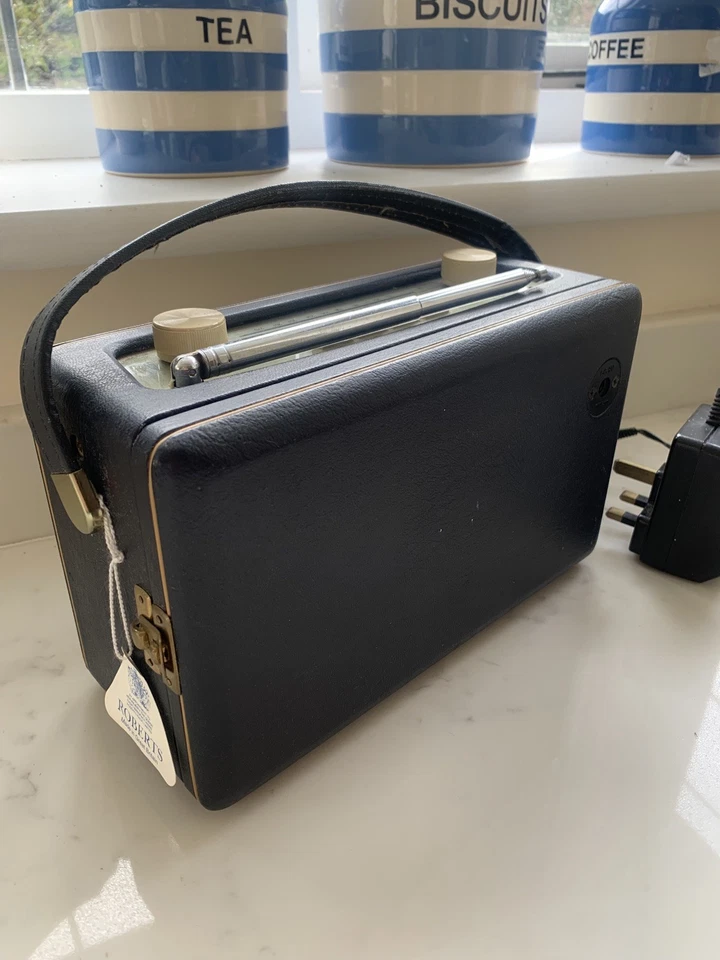 Roberts Revival R250 FM/MW Radio dark navy vintage style retro - Image 4 of 4
