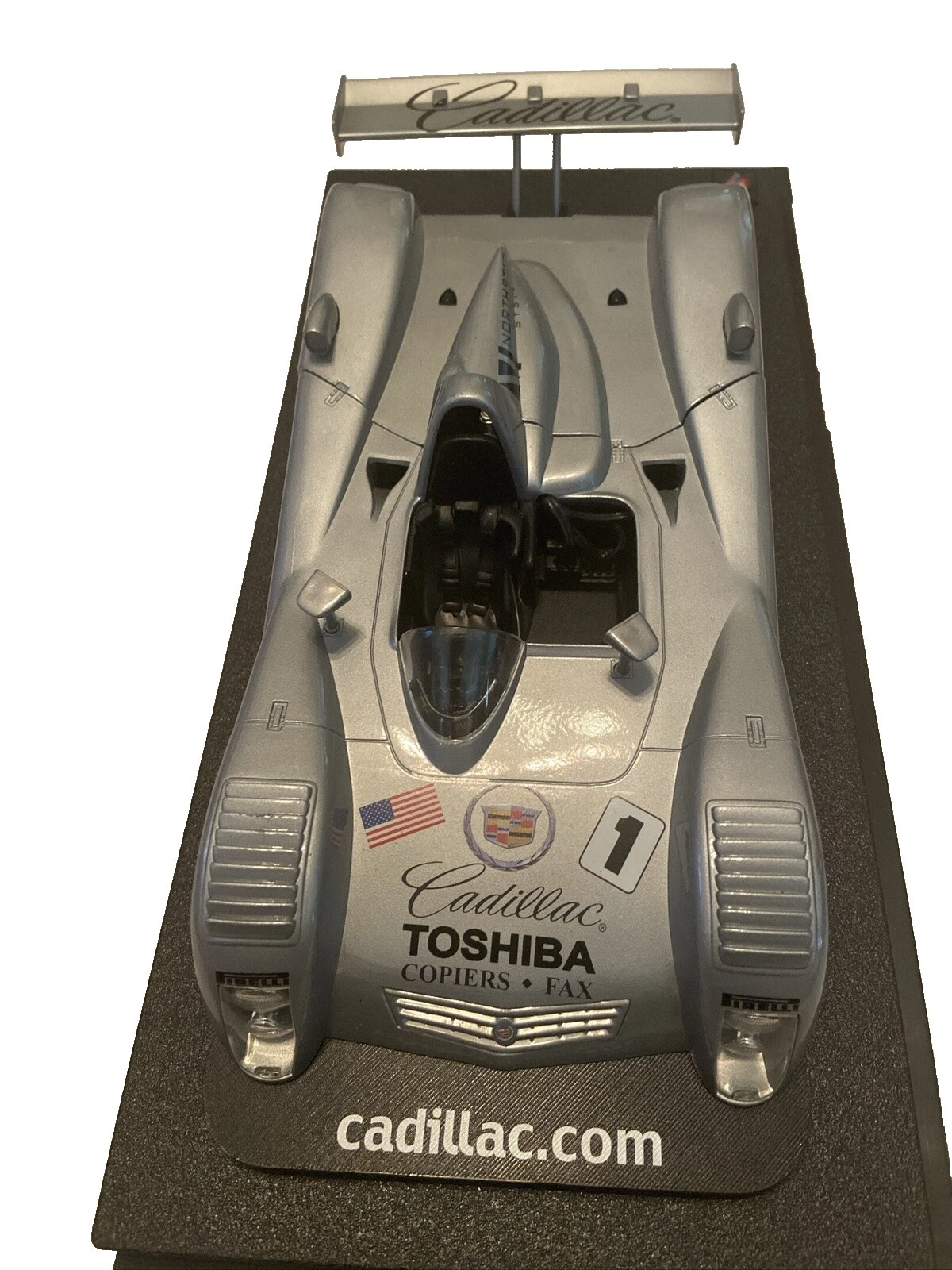 Escala Hot Wheels Cadillac 1:18 vehículos diecast y de juguete