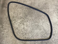 Türdichtung vorne rechts VW Jetta 3 III Gummidichtung Dichtung Tür 1K5867911