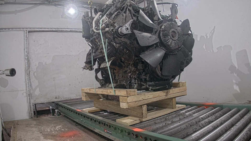 Conjunto completo de motor usado se adapta a: camioneta Chevrolet Silverado 3500 2004 6,6 L tu Foto 2 de 4