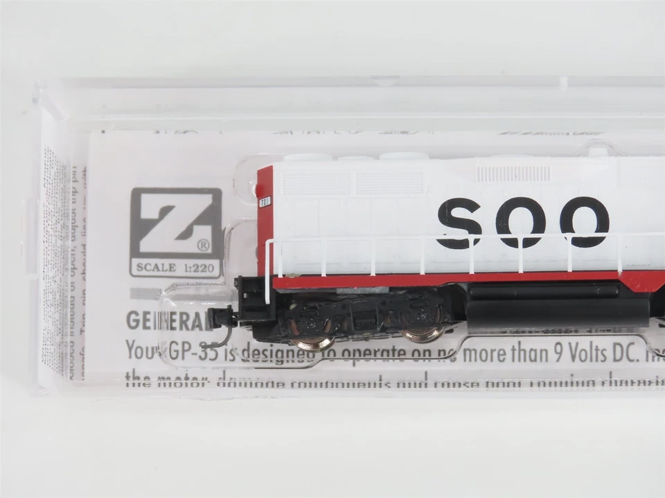 Z Scale Micro-Trains MTL 98101072 SOO Line GP35 Diesel Locomotive #731 - Image 2 of 4