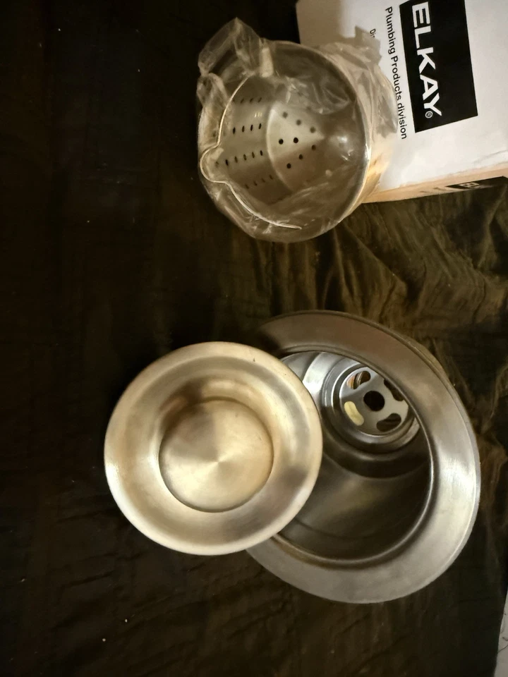 "Colador y tapón de cesta con cesta Elkay LKDD 3 1/2""". 2 disponibles Foto 4 de 4
