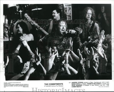 1991 Press Photo Actors in a scene from ''The Commitments'' - lrp40243
