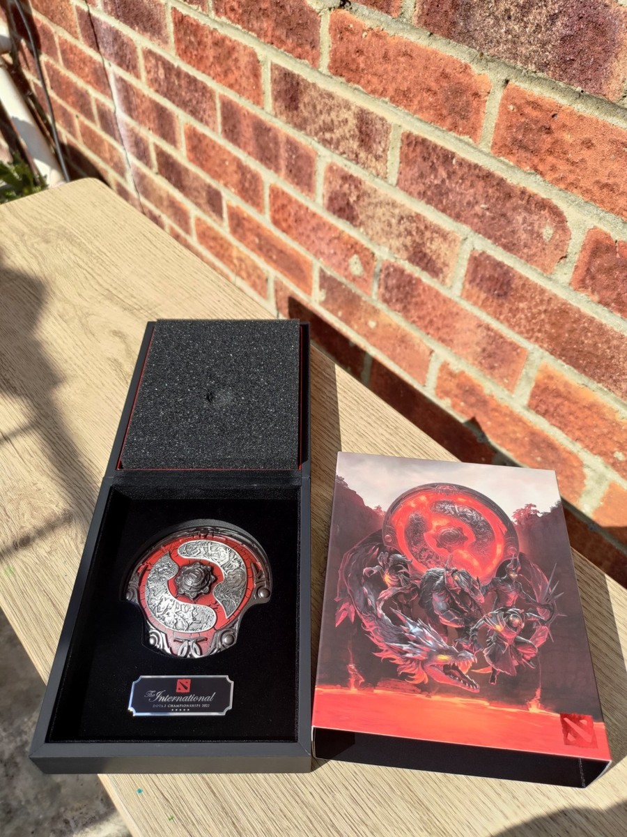 Dota 2 Collector's Aegis-Roshan Collection 2016 2025 Valve