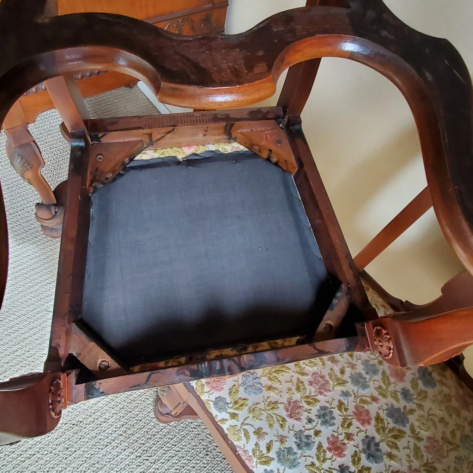 Cuatro sillas de comedor Queen Anne caoba circa 1930 Foto 3 de 3