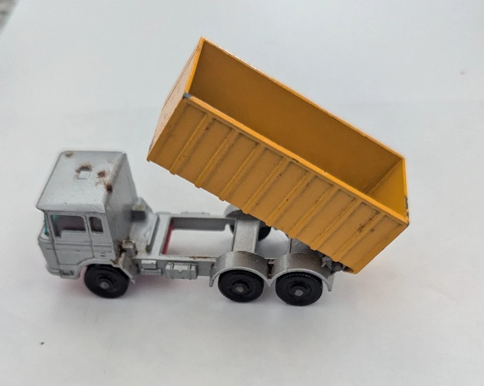VINTAGE 1968 MATCHBOX LESNEY No.47 C DAF TIPPER CONTAINER TRUCK - Image 4 of 4