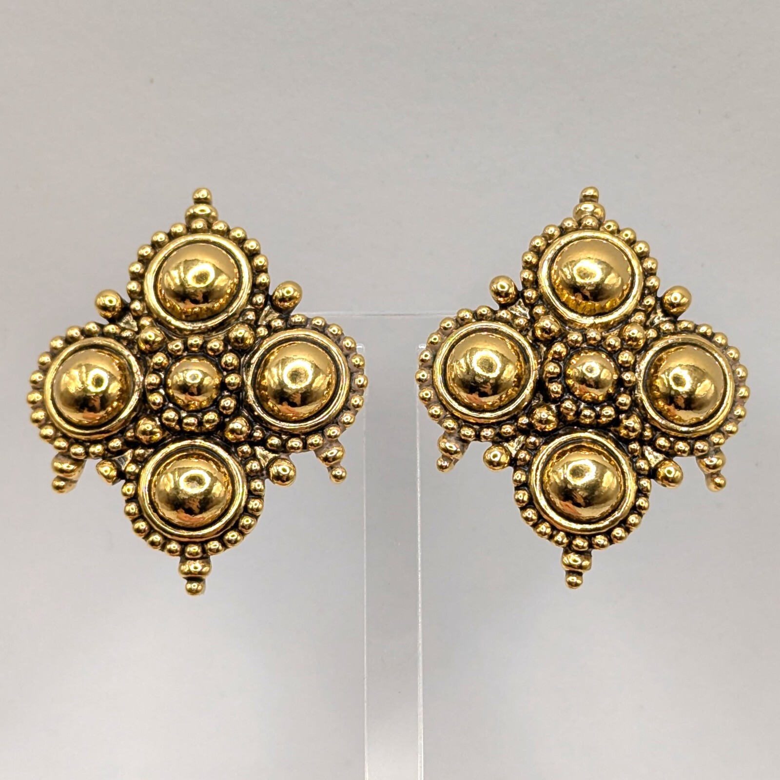 Pendientes vintage grandes Jose Maria Barrera for Avon dorado metal