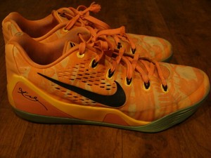 kobe 9 low peach mango