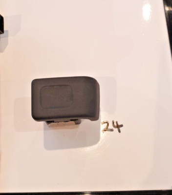 Freelander 1 1998-02  models  Blank Switch     BLACK      YXJ100160LNF     (24)