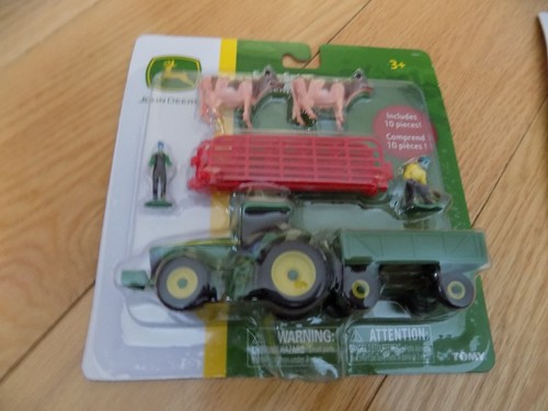 John Deere 10 Piece Farm Set TOMY Tractor, Trailer, Workers, Fences, Horses NEW - Picture 4 of 6