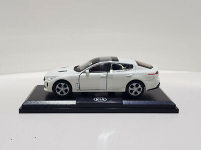 Original Kia Stinger Modellauto Weiß 1:38 KIA10335-WH Snow White Pearl