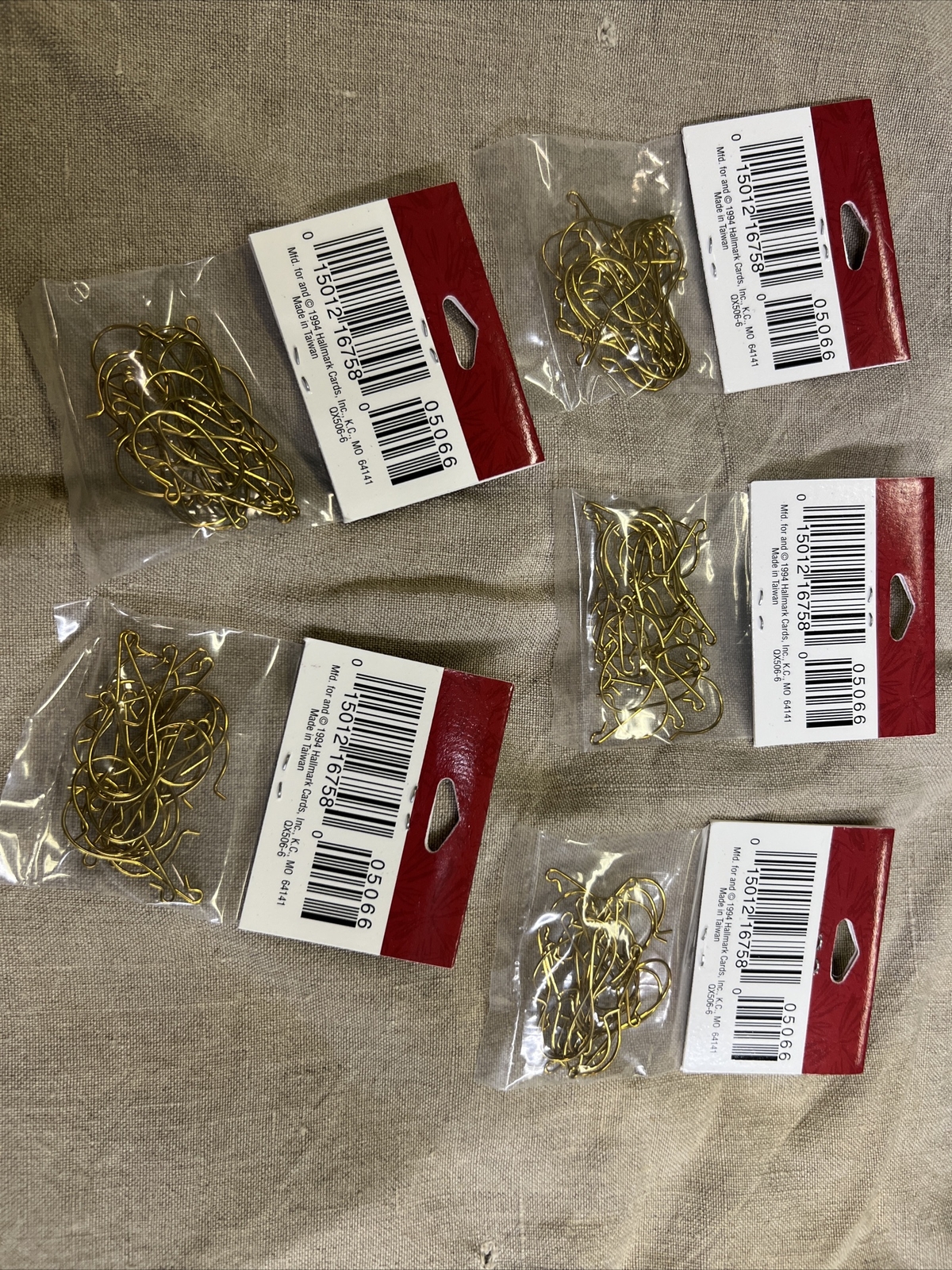HALLMARK  Keepsake ORNAMENT HOOKS Specialty Hangers Brass 5 Packs (100ea) MIP