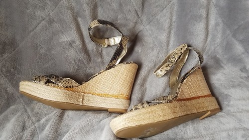 NEW GUESS Women platform shoes Size 10 - Picture 3 of 7