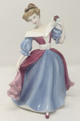 Royal Doulton Amy HN4782 Petite of the Year 2005 Best of the Classics Figurine