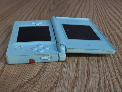 Nintendo DS Lite Green Console With Stylus - For Repair - Picture 3 of 11