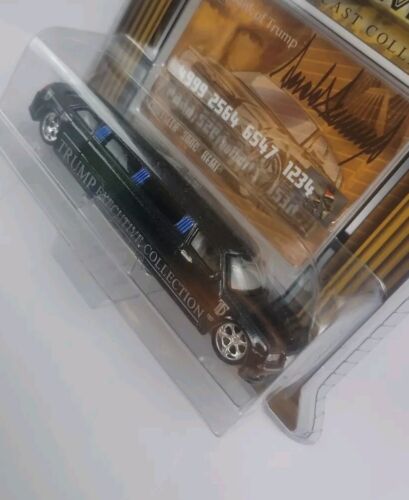 2006 MAISTO Executive Diecast 1:64 Scale Collection TRUMP Chrysler 300 Black - Picture 3 of 4