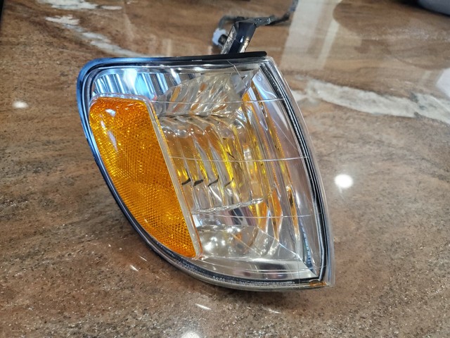 Turn Signal Light Assembly-Nsf Certified Front Right fits 00-04 Toyota