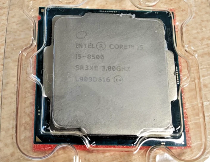 CPU- i5-8500⁄1枚 CPU-i5-6500⁄3枚 : Intel CPU Core i5