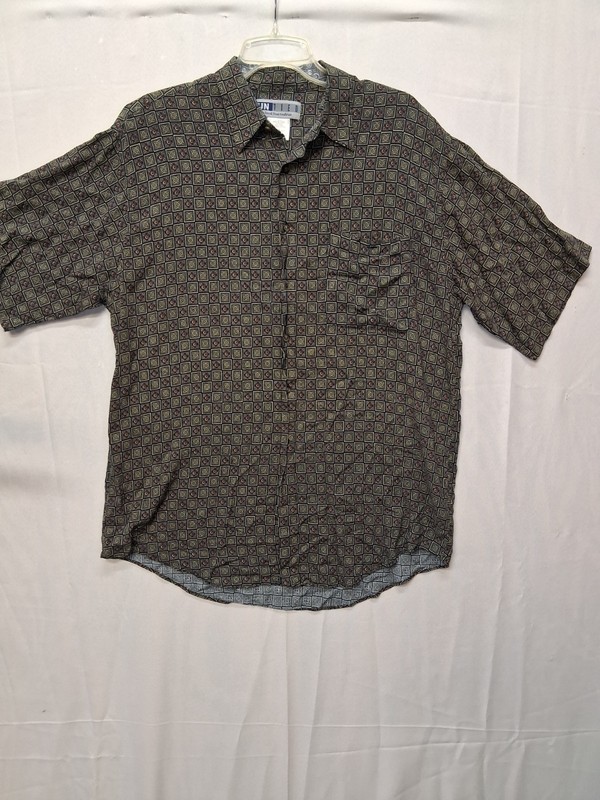 Untied Break From Tradition Men's Large Rayon Button Up Shirt Short Sleeve Geo L