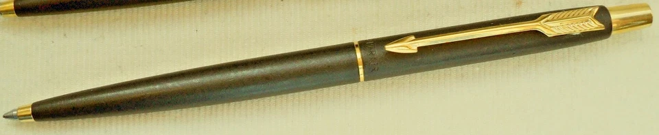PARKER " CLASSIC " BALLPEN in BLACK/MATTE/LAQUE/GOLD,U.S.A. MADE - Bild 1 von 1