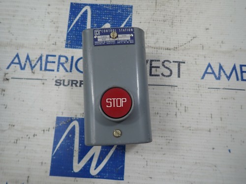 Station de commande bouton stop Square D 9001 B33 - Photo 1/12