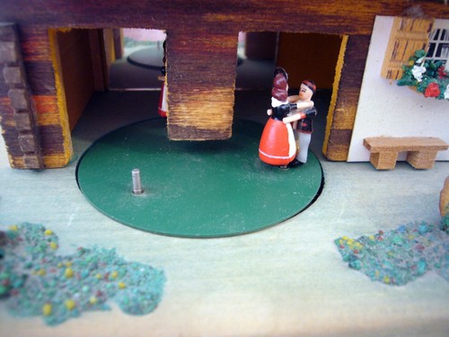 REUGE Swiss Chalet Music Box 2 Dancing Couples Dr. Zhivago Lara's Theme Vintage - Picture 10 of 10