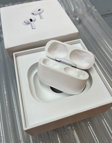Genuine Original Apple AirPods Pro 2nd Generation A2700 – (Lightning Case ONLY) - Zdjęcie 3 z 3