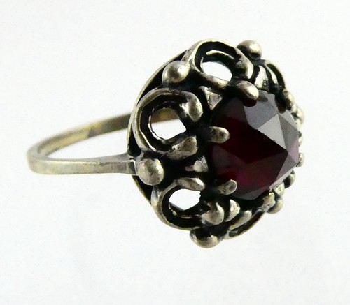 Antique 835 Silver Rose Cut Garnet Ring Size 7.75 Weighs 3.5 Grams - Picture 2 of 12