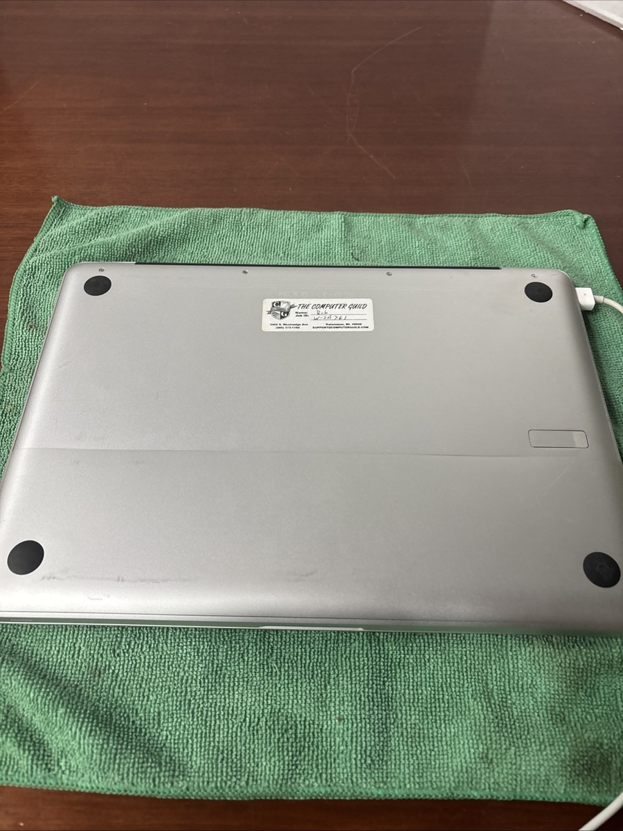 Late 2008 Apple MacBook Aluminum 13
