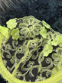 Lot 2 Agent Provocateur Beige Flowers &ndash; Size S 32c / Neon Green S 32C