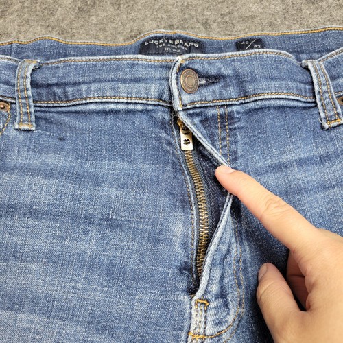 Lucky Brand Jeans Mens 40x32 Blue Denim Distress Single Stitch 221 Straight Leg - Picture 7 of 15
