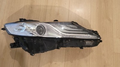 Toyota Camry VIII XV70 Headlight Right