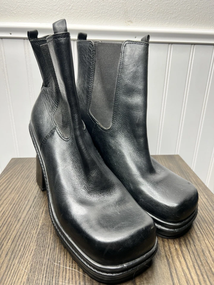 MIA Vintage Y2K 90s Black Leather Chunky Square Toe Block Heel Ankle Boots - Image 2 of 4