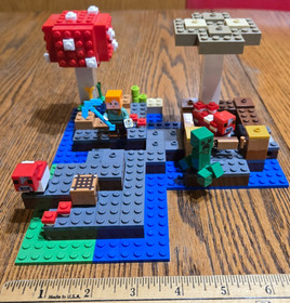 2017 LEGO MINECRAFT MUSHROOM ISLAND SET #21129, COMPLETE