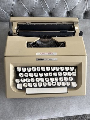 1960s Olivetti Lettera 25  Manual Typewriter,Made In Mexico NOM-354-1