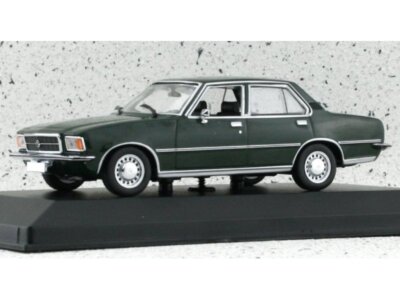 Voiture de 1966 couleur bleu métallisé - OEPL Rekord C
