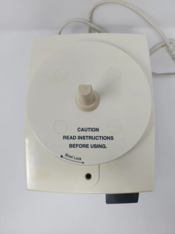 CUISINART DLC-10C CLASSIC PROFESSIONAL FOOD PROCESSOR BASE ONLY TESTED & WORKING - Image 3 of 4