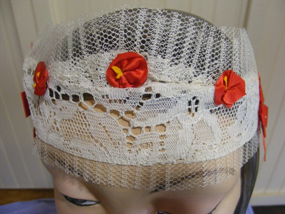 20S CINTA PARA LA CABEZA DE ENCAJE ROJO SEDA CINTA LAZO ESPALDA ELÁSTICA SOBRE ENCERADO SIN USAR Foto 3 de 4