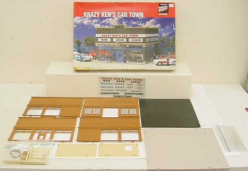 Walthers 933-3312 calibre O/O-27 Krazy Ken's coche kit de construcción de ciudad | Zustand: New