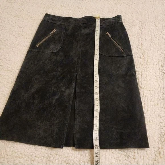 Saia Midi Contxt Vintage Camurça Linha A Preta Zíper Bolsos Fenda Frontal Cintura Alta - Imagem 3 de 4