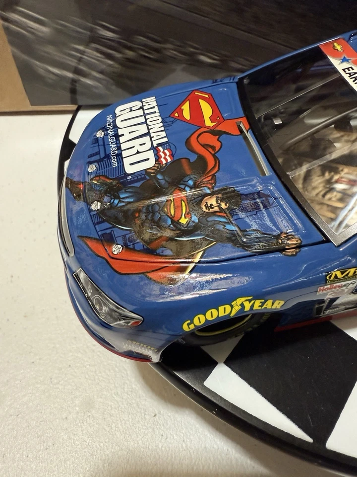 Dale Earnhardt Jr. Elite #88 Superman National Guard 2014 1/24 Nascar Diecast Foto 3 de 4