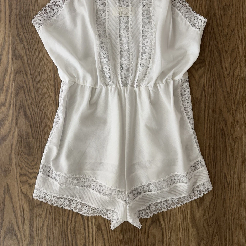 VTG La Femme De Vanity Fair Sleep Romper Womens L White Lace Cottagecore Dainty - Image 3 of 4
