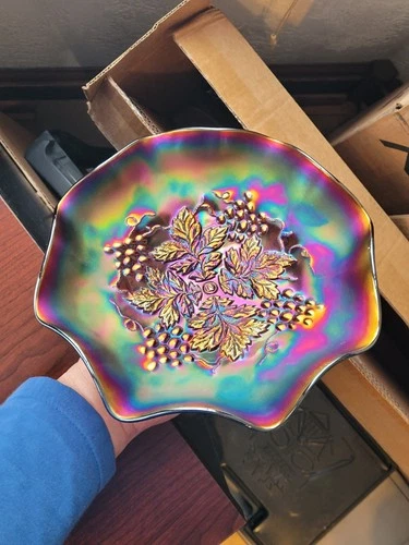 Super Pretty Purple Northwood Carnival Glass Grape Leaves Pattern Bowl