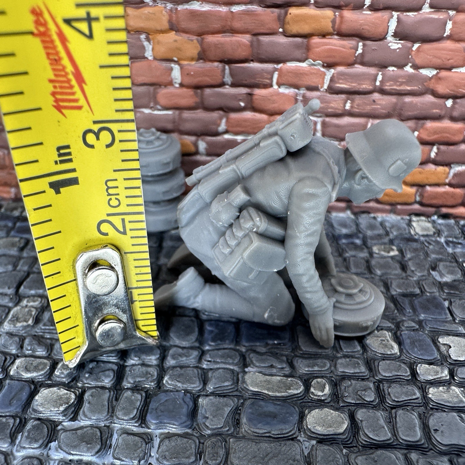 World War 2 German SAPPER Placing Mines Toy Soldier 3D Resin 1/32 WW2 Figure
