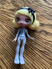 blonde hair, Mattel kuu kuu harajuku  doll, 4 inch tall J1