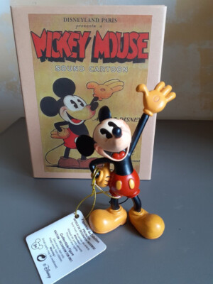 Disney Store Pin's Mickey Mouse en édition limitée "Characters On