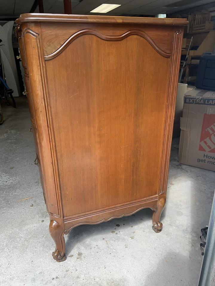 Cajonera francesa antigua usada de nogal Foto 2 de 4