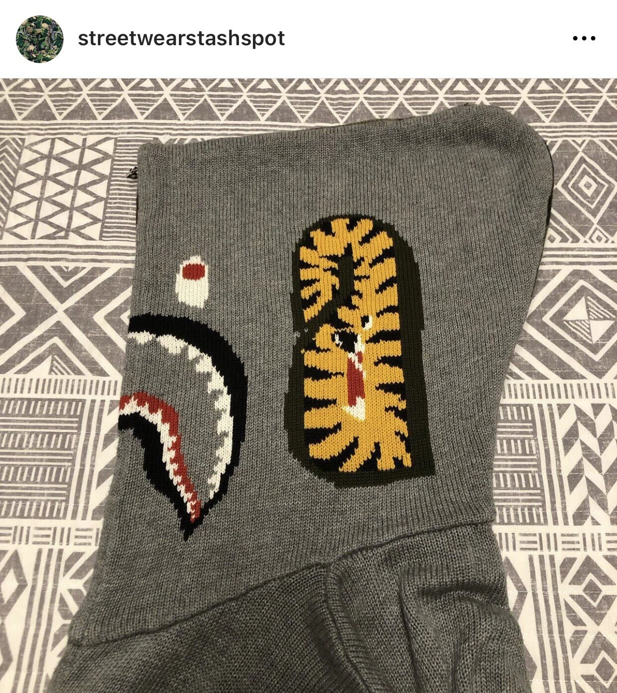 A BATHING APE (BAPE) Felpa con cappuccio zip intera A Bathing Ape Bape mimetica squalo taglia large