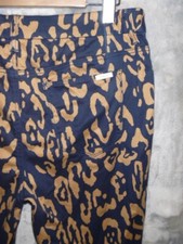 CHICO'S SO SLIMMING Animal Sateen GIRLFRIEND ANKLE PANTS SIZE 1 P SIZE 8